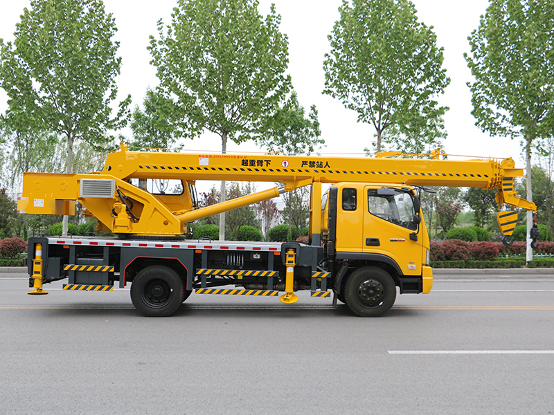 福田12噸汽車吊