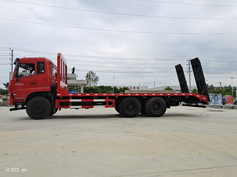 東風D17-H國六后八輪平板車