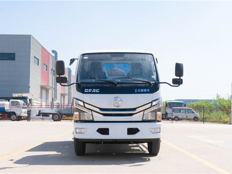 黃牌多利卡5方勾臂垃圾車(chē)